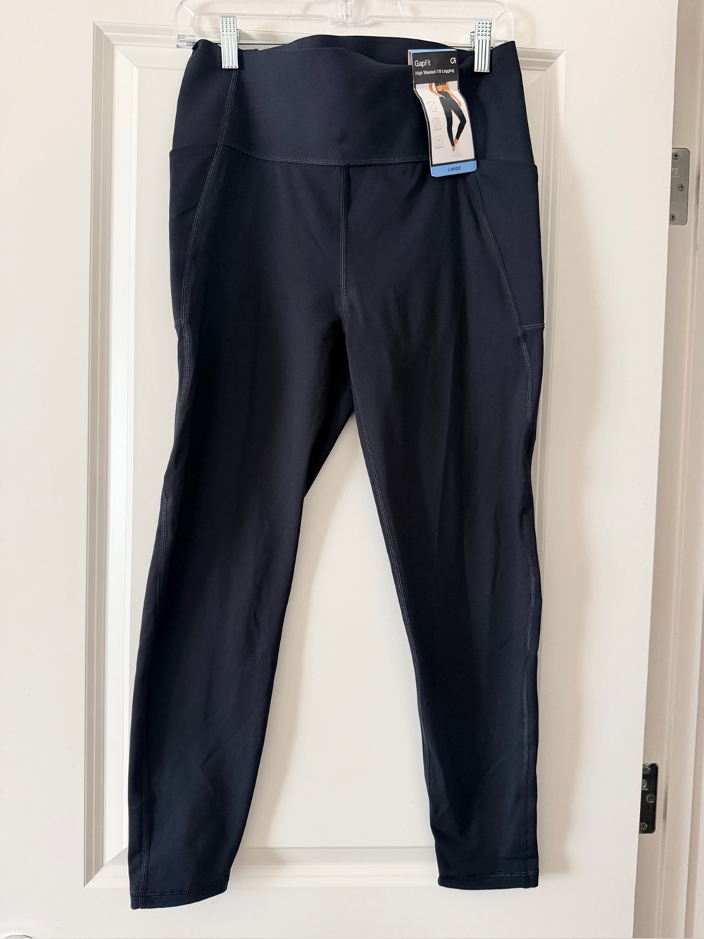 GAPfit Black ' High-Rise crop Athletic Leggings